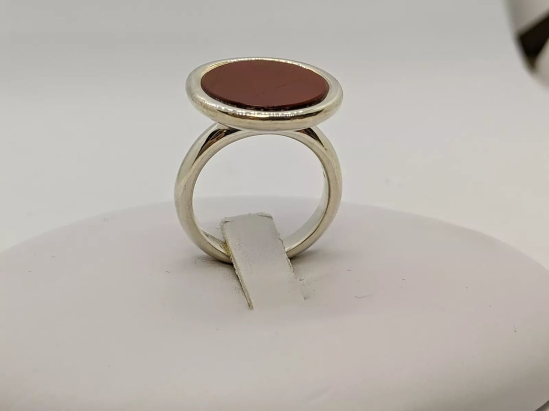 ROBERT LEE MORRIS RLM STERLING SILVER ROUND RING - SIZE 8: ROBERT LEE MORRIS RLM STERLING SILVER ROUND RING - SIZE 8 Robert Lee Morris RLM Studio China 925 Sterling Silver Ring Ring Size - 8 Total Weight - 13.2 Grams Professionally Polished & looks like New H