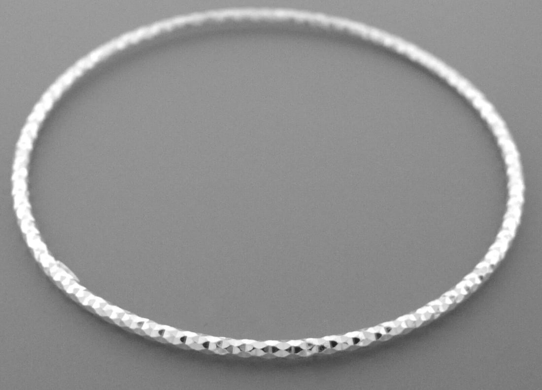 NEW STERLING SILVER CIRCLE LADIES BANGLE BRACELET STACKABLE 2MM UNIQUE CUT (1 of 2)