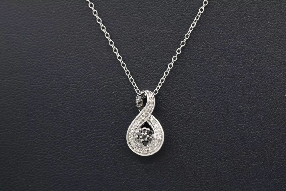 JANE SEYMORE JWBR STERLING SILVER BLACK & WHITE DIAMOND PENDANT W / 19" NECKLACE (1 of 2)