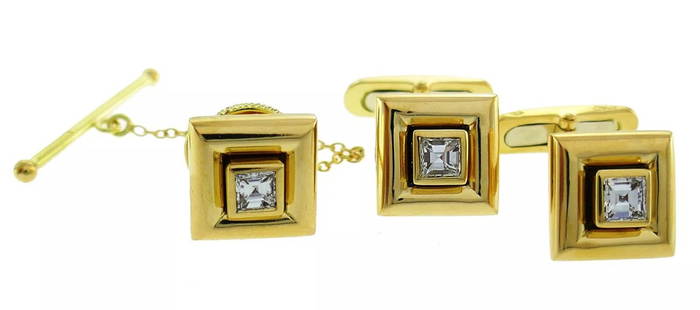 CHAUMET VINTAGE CUFFLINKS AND STUD SET 18K GOLD DIAMOND PARIS: CHAUMET VINTAGE CUFFLINKS AND STUD SET 18K GOLD DIAMOND PARIS CHAUMET 18 karat Yellow Gold Diamond Cufflinks & Stud Set Classy vintage cufflink & stud set created by Chaumet in France in the 1980s. Th