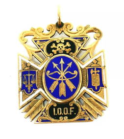 VINTAGE 14K YELLOW GOLD ENAMEL IOOF PENDANT (1 of 2)