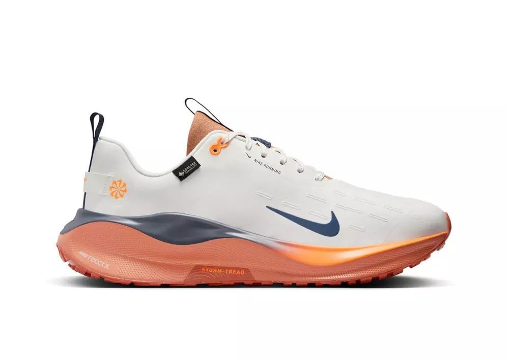 NIKE REACT X INFINITY RN 4 GORE-TEX SAIL US SIZE 9: NIKE REACT X INFINITY RN 4 GORE-TEX SAIL US SIZE 9 Worn in the 2010 LA All-Star Game. This grail shoe is an hommage to the youngest MVP ever. Inspired by high school colors, Derrick Rose never forgets