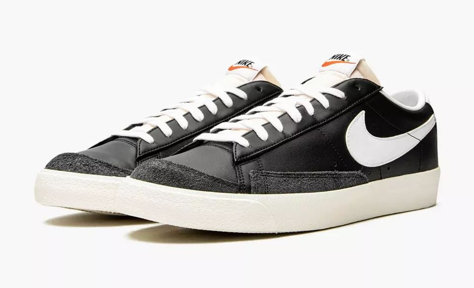 NIKE BLAZER LOW 77 VINTAGE BLACK WHITE SAIL MEN'S SNEAKERS US SIZE 11: NIKE BLAZER LOW 77 VINTAGE BLACK WHITE SAIL MEN'S SNEAKERS US SIZE 11 Put in miles with the comfortable support of the Nike Initiator. It has a breathable upper with a soft, cushioned design that help