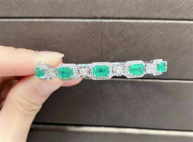 18KT GOLD EMERALD DIAMOND BANGLE BRACELET (1 of 2)