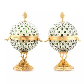 GOLD PAIR OF FRENCH GREEN DIAMOND CUT BENITO CRYSTAL EGG LIQUOR SERVERS (1 of 1)