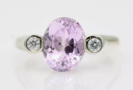 SONIA B. BITTON 14K WHITE GOLD KUNZITE & DIAMOND RING SIZE 5 - 4.6 GRAMS: SONIA B. BITTON 14K WHITE GOLD KUNZITE & DIAMOND RING SIZE 5 - 4.6 GRAMS Description Sonia B. Bitton 14K White Gold Kunzite & Diamond Ring Ring is in good condition. May show signs of wear and/or tear