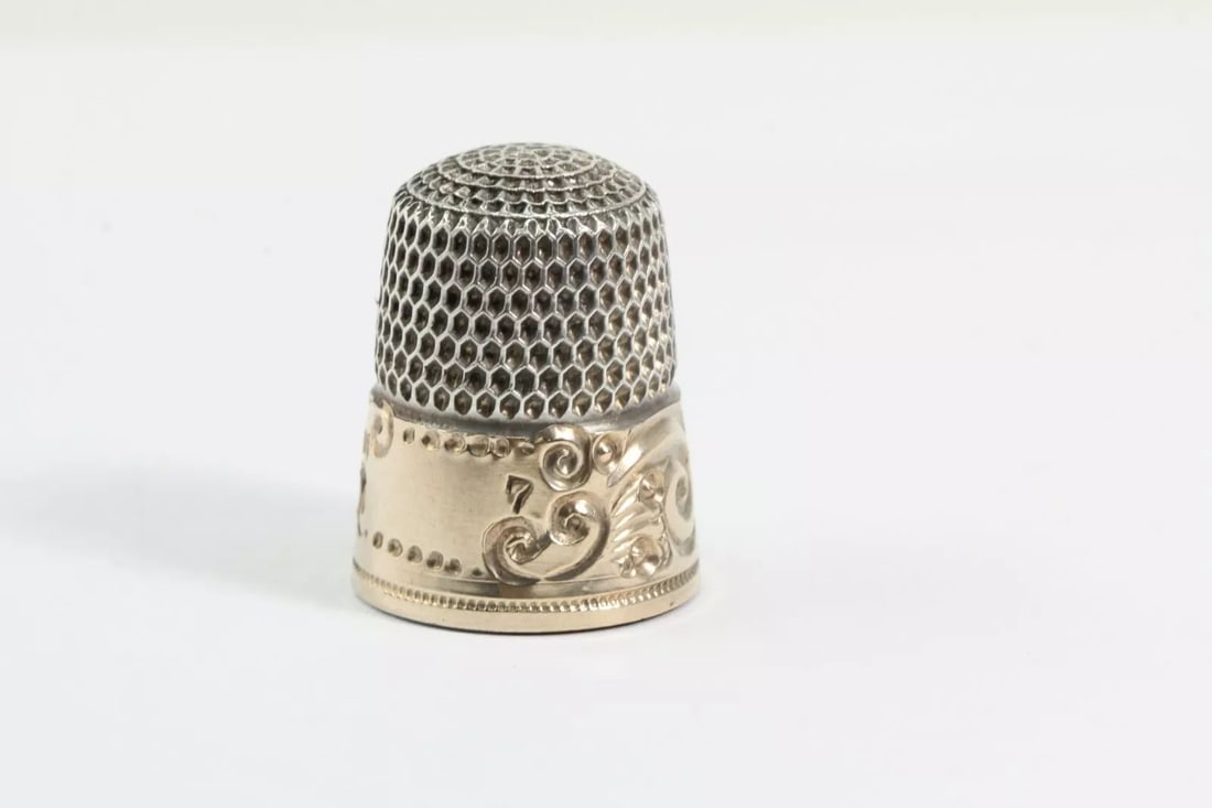ANTIQUE SIMONS BROS STERLING & 14 KT GOLD FILLED BAND THIMBLE SZ 7 ~ 5.4 GRAMS (1 of 2)