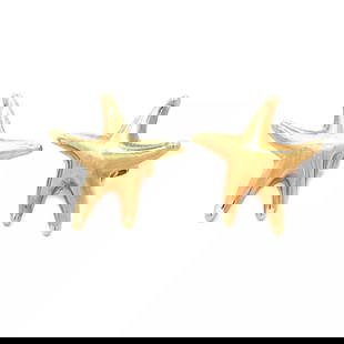 TIFFANY & CO. PERETTI STARFISH STUD EARRINGS 18K YELLOW GOLD: TIFFANY & CO. PERETTI STARFISH STUD EARRINGS 18K YELLOW GOLD This is a lovely authentic pair of stud earrings from Tiffany & Co. by designer Elsa Peretti from her Starfish Collection. The pair is craf
