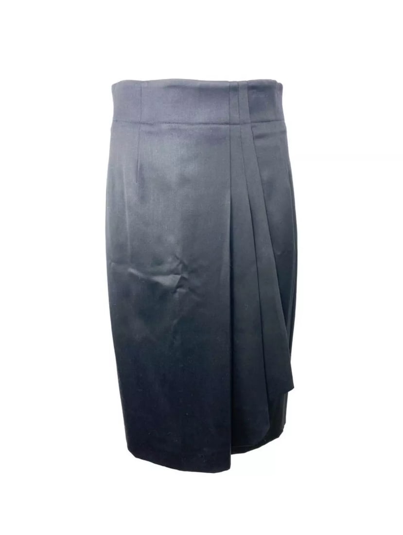 JLS PARIS SCHERRER BOUTIQUE BLACK SKIRT, SIZE 40: JLS PARIS SCHERRER BOUTIQUE BLACK SKIRT, SIZE 40 JLS PARIS SCHERRER BOUTIQUE BLACK SKIRT, SIZE 40 The skirt features pleated front design with front slit, rear zip closure and mid length. Length: 25 i