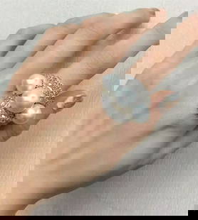 18KT GOLD RARE LARGE TRIPLE 3 SOUTH SEA PEARL DIAMOND RING: 18KT GOLD RARE LARGE TRIPLE 3 SOUTH SEA PEARL DIAMOND RING LAST CALL, LAST CHANCE!! LIQUIDATION SALE!! The Following Item we are offering is this Extremely Rare Beautiful 18KT Gold Fine Large Triple 3