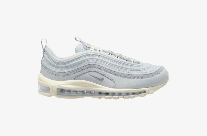 NIKE AIR MAX 97 LOW PURE PLATINUM SAIL US SIZE 8: NIKE AIR MAX 97 LOW PURE PLATINUM SAIL US SIZE 8 Lace up, lock in, and go with the flow! Crafted with water-inspired design details and pure sports energy, the Nike Air Max 97 SE allows you to keep mo