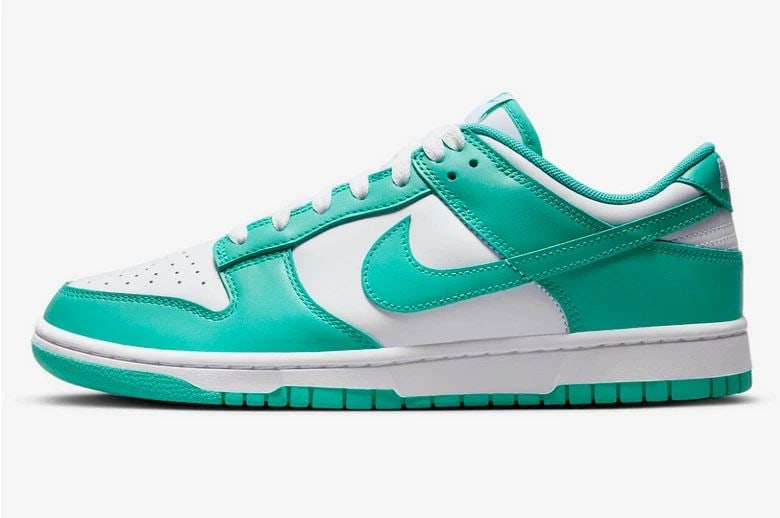 NIKE DUNK LOW CLEAR JADE WHITE RETRO US SIZE 10 (1 of 2)