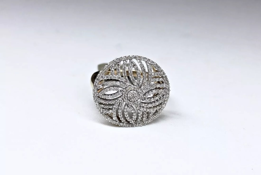 NEW 10K YELLOW GOLD RING WITH DIAMONDS (1 of 2)