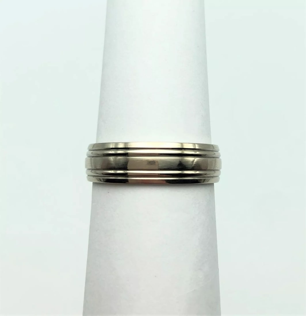 14K WHITE GOLD BENCHMARK RING BAND WITH PARALLEL GROOVES 6.5MM WIDE (SIZE: 12) (1 of 2)
