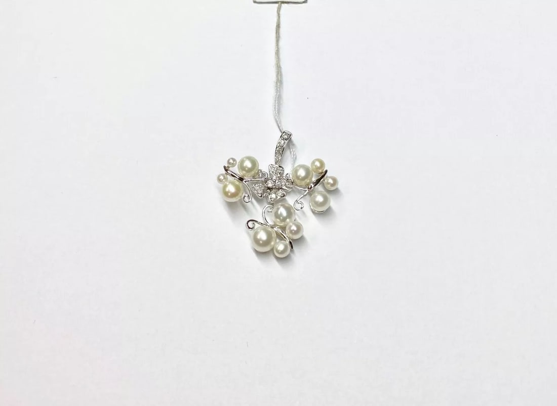 WOMEN'S 18K WHITE GOLD PENDANT WITH 9 NATURAL PEARLS AND 0.21CT DIAMONDS NEW (1 of 2)