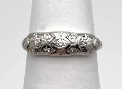 GRANAT ART DECO STYLE 90% PLATINUM RING WITH 0.20CT DIAMONDS   (SIZE: 6): GRANAT ART DECO STYLE 90% PLATINUM RING WITH 0.20CT DIAMONDS (SIZE: 6) Granat art deco style 90% Platinum Ring with 0.20ct Diamonds You are bidding on a Granat art deco style 90% Platinum Ring with 0.