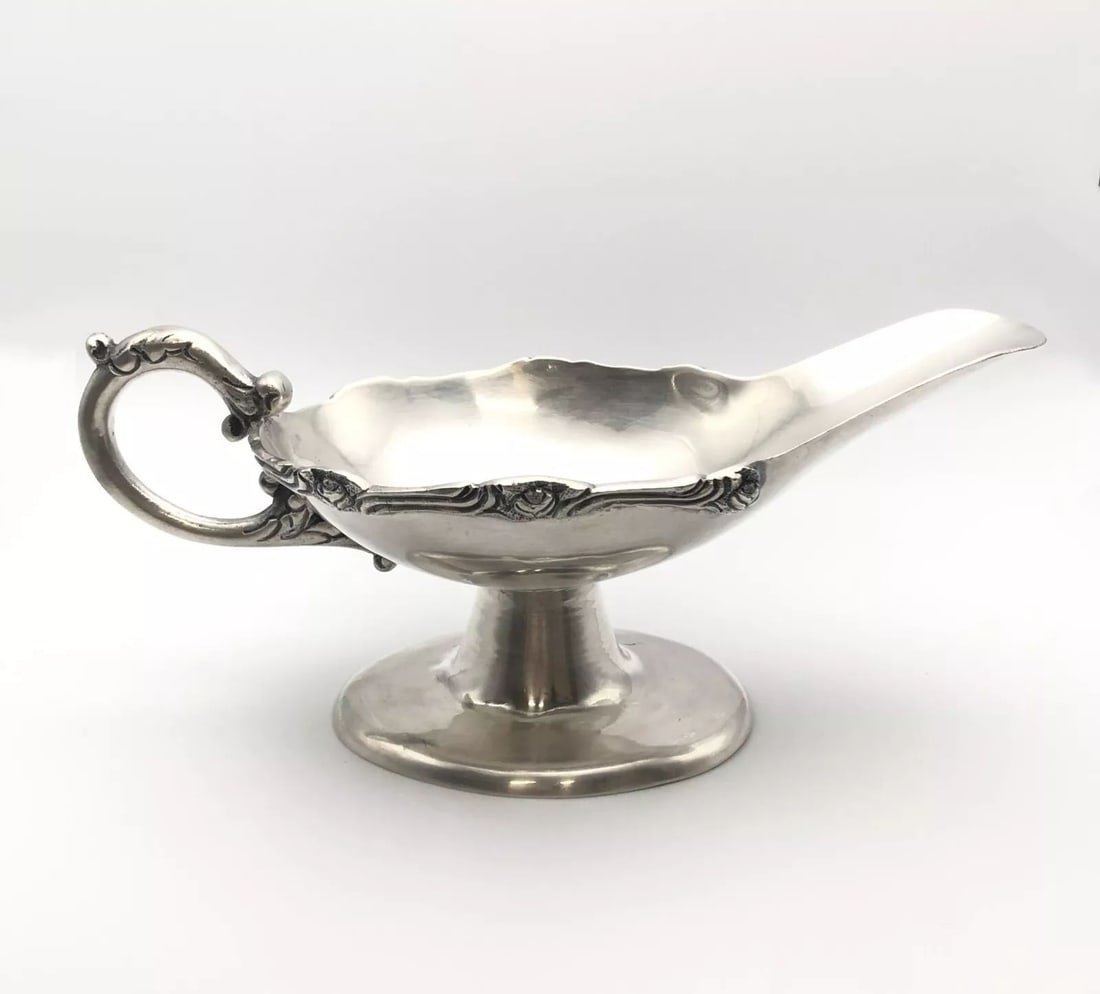 VINTAGE 925 STERLING SILVER GRAVY/SAUCE BOAT FLORAL STYLE ?(418.40 GRAMS)? (1 of 2)