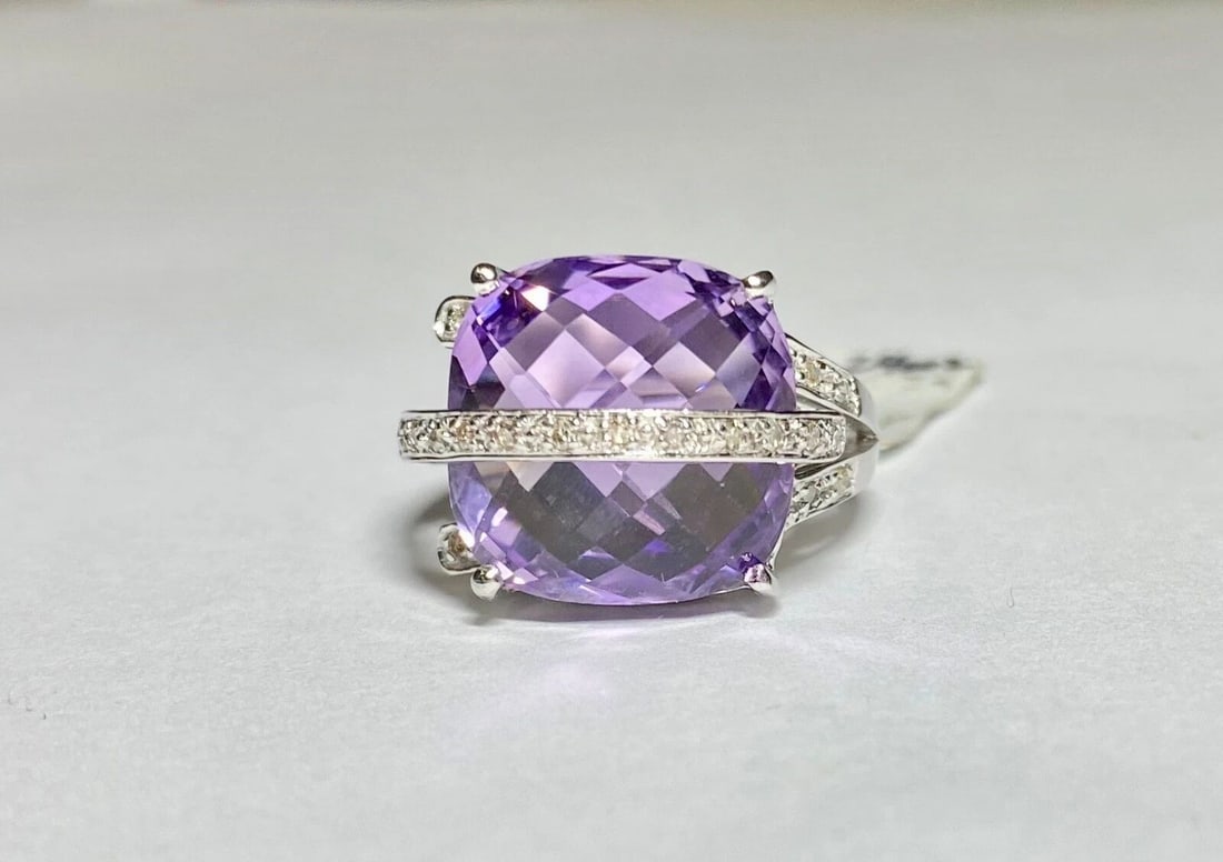 WOMEN'S 14K WHITE GOLD RING WITH AMETHYST AND 0.12CTS DIAMONDS (SIZE 6.5) (1 of 2)