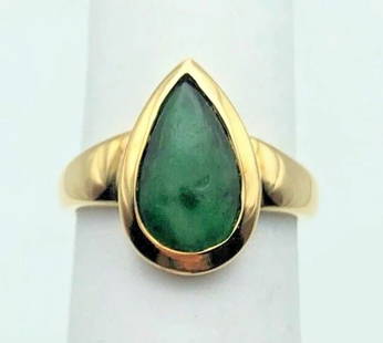 14K GOLD RING WITH PEAR SHAPED JADE   (SIZE: 7): 14K GOLD RING WITH PEAR SHAPED JADE (SIZE: 7) 14k Gold Ring with pear Shaped Jade You are bidding on a 14k Gold Ring with pear Shaped Jade. The piece has been fully checked and inspected by our in hou