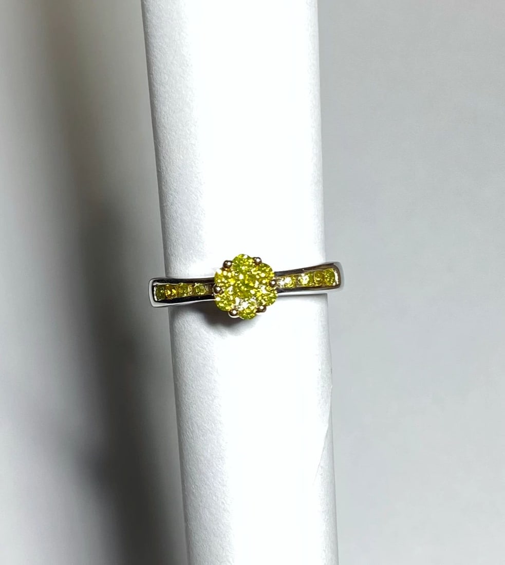 WOMEN'S 14K WHITE GOLD RING WITH 0.50CT CANARY YELLOW DIAMONDS (SIZE 6.5) (1 of 2)