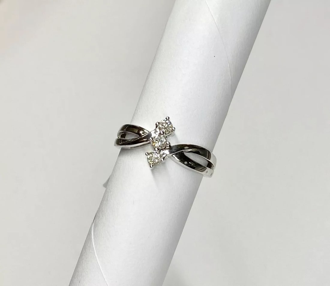 WOMEN'S 14K WHITE GOLD RING WITH 0.25CT DIAMONDS (SIZE 6.75) (1 of 2)