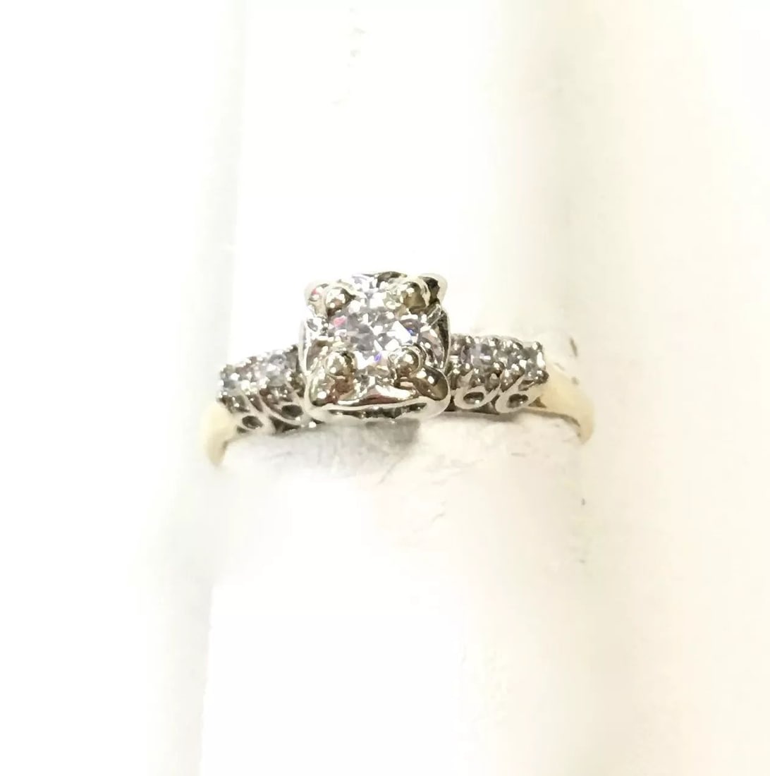 14K YELLOW GOLD RING WITH DIAMONDS SIZE: 6 (1 of 2)