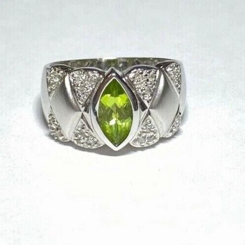 WOMEN'S 14K WHITE GOLD RING WITH PERIDOT AND 0.12CT DIAMONDS (SIZE 7.25) (1 of 2)