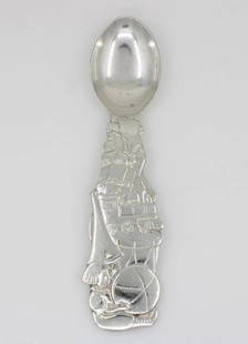 TIFFANY & CO. STERLING SILVER BABY FEEDING SPOON TOYBOX MOTIF 54 GRAMS: TIFFANY & CO. STERLING SILVER BABY FEEDING SPOON TOYBOX MOTIF 54 GRAMS Description Tiffany & Co. Sterling Silver Baby Feeding Spoon Toybox Motif Spoon is in good condition. May show signs of wear and/