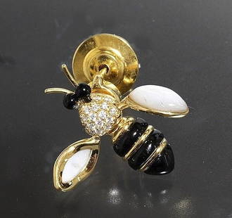 WALTHAM Bee Diamond Onyx Shell K18YG Newly Polished Insect Brooch 0.13ct: WALTHAM BEE DIAMOND ONYX SHELL K18YG NEWLY POLISHED INSECT BROOCH 0.13CT 4402A Style : Brooch Size (Approx.) : 2.2×1.1cm Material : Yellow Gold 18K Main Stone : Diamond /Onyx / Shell Total weight (Ap