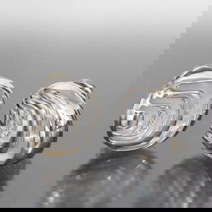 DAMIANI DAMIANISSIMA SHELL DIAMOND EARRINGS SV925 NEWLY POLISHED: DAMIANI DAMIANISSIMA SHELL DIAMOND EARRINGS SV925 NEWLY POLISHED 5645A Style : Clip Earrings (silicone clip) Size (Approx.) : 2x 1.8 cm Material : Silver 925 Main Stone : Shell x Diamond total10P Tota