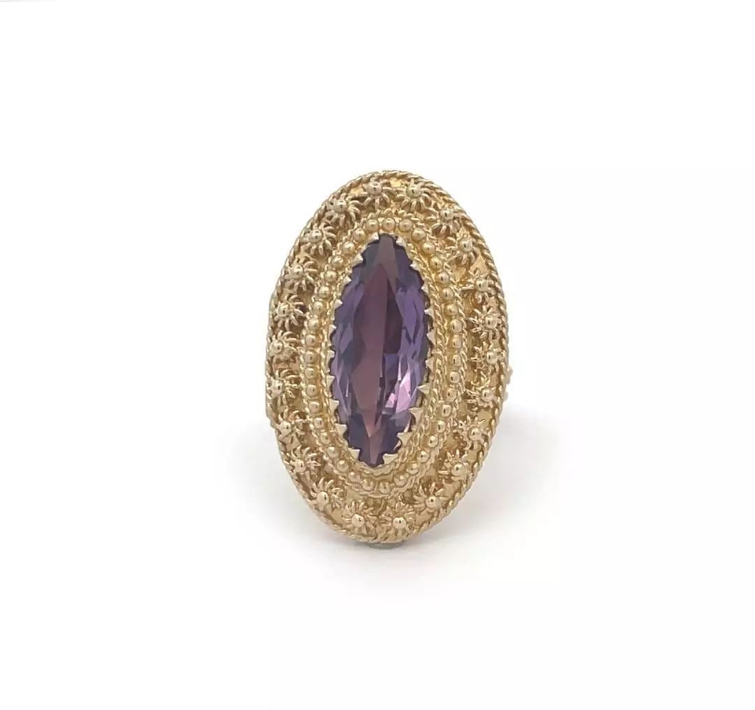 AMETHYST 14K YELLOW GOLD POISON/PILL BOX FLORAL COCKTAIL RING LIQUIDATION: AMETHYST 14K YELLOW GOLD POISON/PILL BOX FLORAL COCKTAIL RING LIQUIDATION Amethyst 14k Yellow Gold Poison/Pill Box Floral Cocktail Ring LIQUIDATION Description This is a beautiful cocktail ring with a