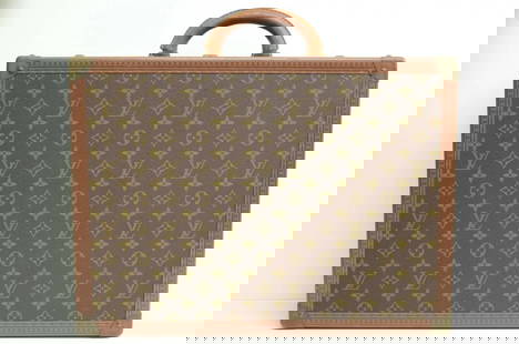 AUTHENTIC LOUIS VUITTON COTTEVILLE 50 VINTAGE MONOGRAM SIGNATURE TRUNK M LUGGAGE: AUTHENTIC LOUIS VUITTON COTTEVILLE 50 VINTAGE MONOGRAM SIGNATURE TRUNK M LUGGAGE Condition: nice quality luggage with expected signs of imperfections such as marks on lighter leather and faded gold.