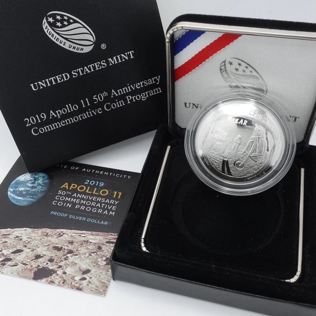 2019 APOLLO 11 50TH ANNIVERSARY COMMEMORATIVE SILVER PROOF DOLLAR COIN OGP COA (1 of 2)