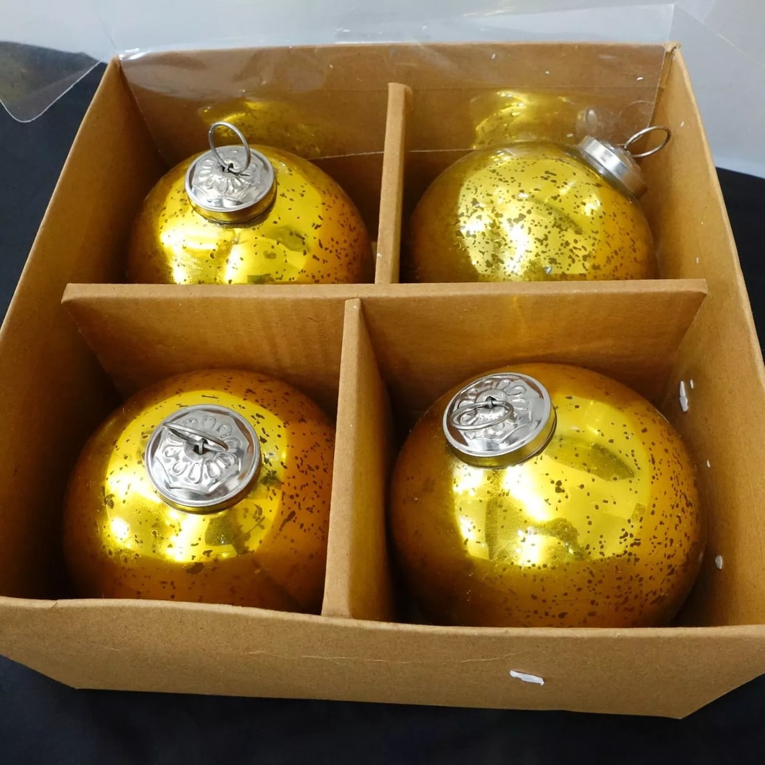 SERENE SPACE LIVING 4 PIECE ANTIQUE GOLD MERCURY GLASS BALL ORNAMENT SET - 4.5" (1 of 2)