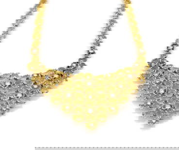 ESTATE 2.85CT DIAMOND 18K YELLOW GOLD FANCY DESIGN BIB  NECKLACE: ESTATE 2.85CT DIAMOND 18K YELLOW GOLD FANCY DESIGN BIB NECKLACE Estate 2.85ct Diamond 18k Yellow Gold Fancy Design Bib Necklace Description This is a bold and beautiful Estate necklace, it is crafted