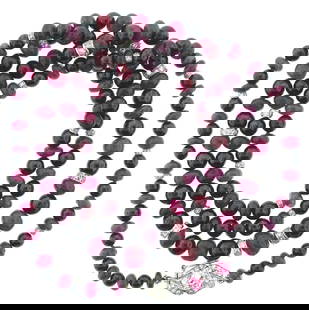 C.1930 18K 750 WHITE GOLD DIAMOND 35.0 CARATS RUBY HEMATITE BEAD LONG NECKLACE: C.1930 18K 750 WHITE GOLD DIAMOND 35.0 CARATS RUBY HEMATITE BEAD LONG NECKLACE C.1930 18K WHITE GOLD DIAMOND RUBY HEMATITE BEAD NECKLACE Style, elegance, timelessness SOPHISTICATED UNIQUE TIMELESS NEC
