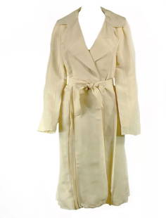 2006 LANVIN CREAM/ IVORY LINEN COAT SIZE 40: 2006 LANVIN CREAM/ IVORY LINEN COAT SIZE 40 2006 LANVIN CREAM/ IVORY LINEN COAT SIZE 40 Size 40 63% Paper, 37% Silk One pocket on each side Belt measures 63 inches long and 1.5 inches wide Sleeves mea
