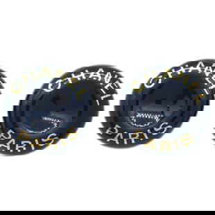 CHANEL BLACK BUTTON EARRINGS CLIP-ON: CHANEL BLACK BUTTON EARRINGS CLIP-ON CONDITION OUTSIDE : AB: FAIR CONDITION!! Scuffs, cracks, discoloration and stains on the leather parts. INSIDE: A: GOOD CONDITION!! Number :AR0013 Pocket :Outside: