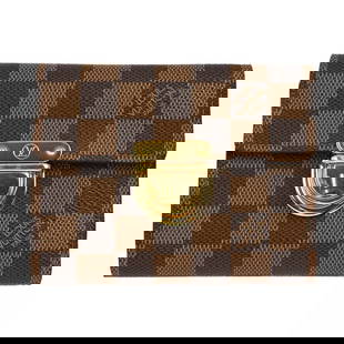 LOUIS VUITTON DAMIER PORTEFEUILLE KOALAT WALLET: LOUIS VUITTON DAMIER PORTEFEUILLE KOALAT WALLET LOUIS VUITTON DAMIER PORTEFEUILLE KOALAT WALLET CONDITION Exterior: A: GOOD CONDITION!! Number : 97P Size(Inch) : W 2.0 x H 3.0 " Size(CM) : W 5.2 x H 7