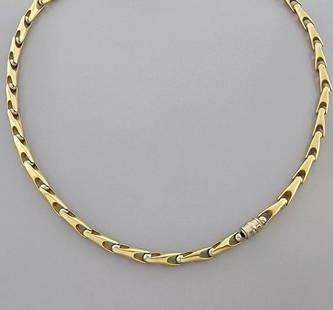 VINTAGE BEAUTIFUL 14K TWO TONE GOLD UNIQUE DESIGN ITALIAN NECKLACE: VINTAGE 14K GOLD NECKLACE Necklace measures 20.5" Long Necklace measures apx 5.5mm Wide Vintage 14K Two tone gold necklace Pre-owned - In good condition, please refer to pics Stamped 14KT ITALY Total