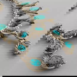 VINTAGE BEAUTIFUL NAVAJO STERLING SILVER SQUASH BLOSSOM TURQUOISE NECKLACE