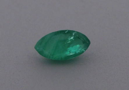 0.44ct NATURAL COLOMBIAN GREEN EMERALD MARQUISE CUT 6.3x3.3mm: 0.44ct NATURAL COLOMBIAN GREEN EMERALD MARQUISE CUT 6.3x3.3mm LOOSE NATURAL COLOMBIAN EMERALD Sale is for 1 natural green Emerald 0.44ct Measures 6.3x3.3mm Marquise Shape Please refer to pics for clar