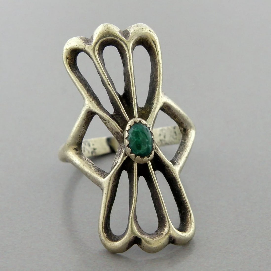 VINTAGE SOUTHWESTERN STERLING SILVER TURQUOISE RING SIZE 5.75 (1 of 2)