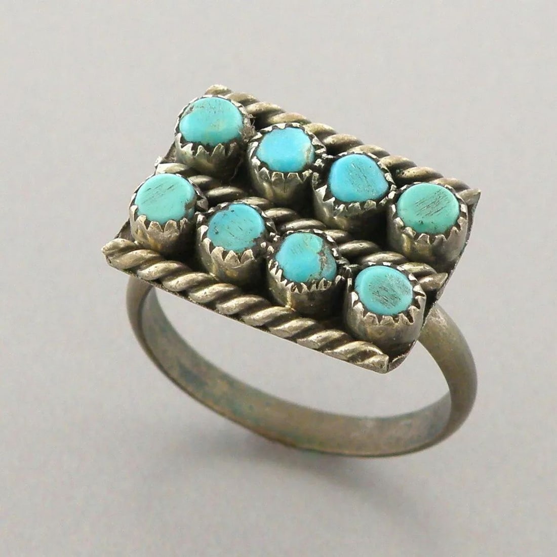 VINTAG NAVAJO STERLING SILVER TURQUOISE SNAKE EYE RING (1 of 2)
