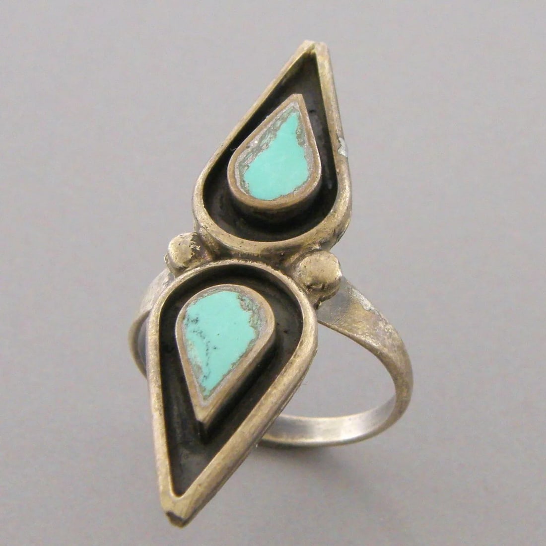 VINTAGE BEAUTIFUL NAVAJO STERLING SILVER INLAY TURQUOISE RING (1 of 2)