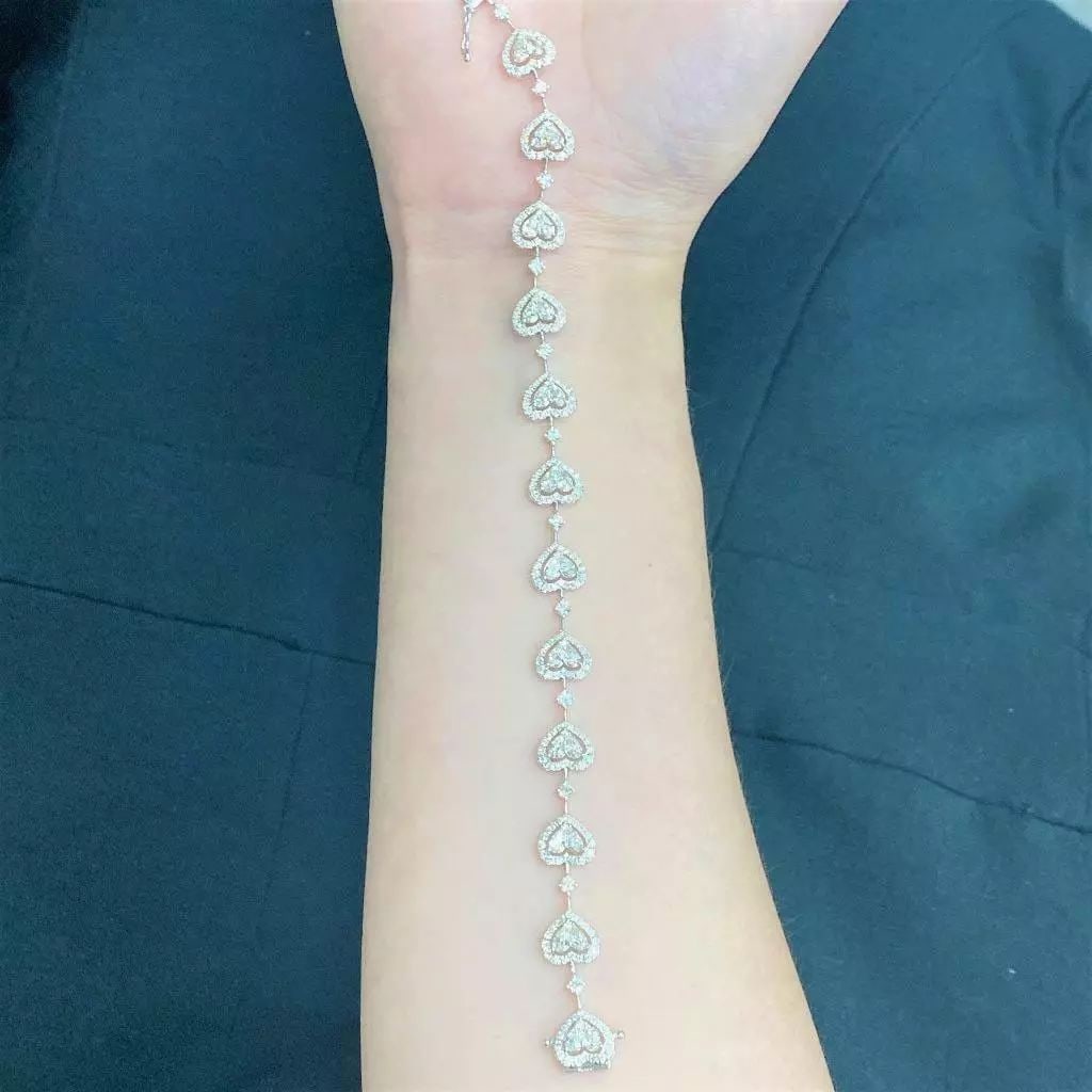 18KT RARE MAGNIFICENT 4CT DIAMOND HEART TENNIS BRACELET (1 of 1)