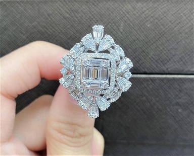 18KT GOLD RARE FANCY LARGE GORGEOUS DIAMOND RING: 18KT GOLD RARE FANCY LARGE GORGEOUS DIAMOND RING The Following Item we are offering is a Rare Important Radiant 18KT Gold Large Rare Fancy Gorgeous Large Diamond Statement Ring. Ring is comprised of