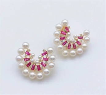 18KT GOLD LARGE FANCY PEARL DIAMOND RUBY EARRINGS: 18KT GOLD LARGE FANCY PEARL DIAMOND RUBY EARRINGS The Following Item we are offering are these Extremely Rare Beautiful 18KT Gold Fine Large Fancy Pearl Earrings comprised of approx 30 Exquisite