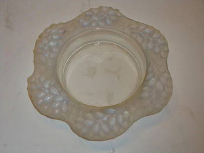 OPALESCENT ESTATE LALIQUE BOWL W/ BERRIES C 1950!!: OPALESCENT ESTATE LALIQUE BOWL W/ BERRIES C 1950!! RARE OPALESCENT ESTATE LALIQUE BOWL W/ BERRIES C 1950!! Search The Following Items we are offering is a Rare LALIQUE Opalescent Bowl with Berries aro