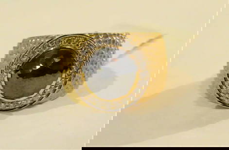 EXQUISITE LRG BLACK DIAMOND WHITE DIAMOND SNAKE RING: EXQUISITE LRG BLACK DIAMOND WHITE DIAMOND SNAKE RING The Following Item we are offering is this Beautiful Rare Important 18KT Yellow Gold Shimmering Black and Sparkling White Diamond Ring. Ring is com